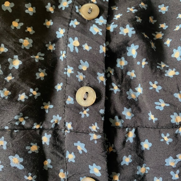 Madewell V-Neck Button-Front Shirt - Picture 4 of 4